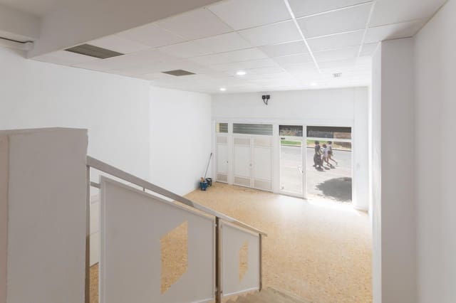 Commercial for sale in Gandia - € 210,000 (Ref: 9474271)