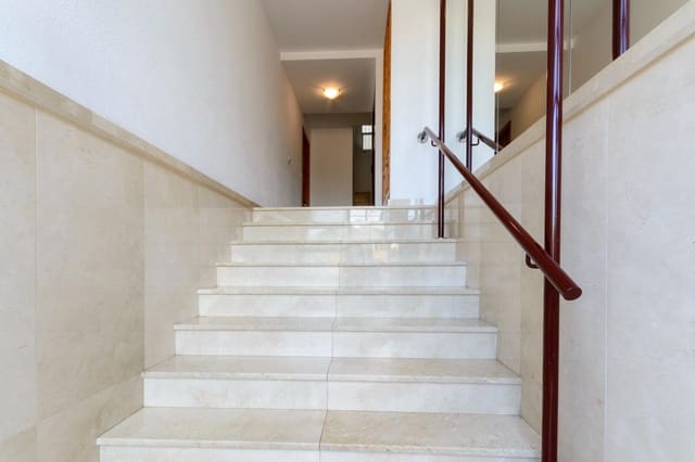 Piso de 3 habitaciones en Gandia en venta con garaje - 190.000 € (Ref: 9483557)