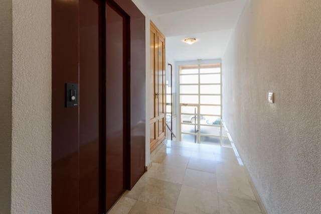 Piso de 3 habitaciones en Gandia en venta con garaje - 190.000 € (Ref: 9483557)