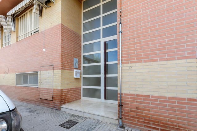 Piso de 3 habitaciones en Gandia en venta con garaje - 190.000 € (Ref: 9483557)