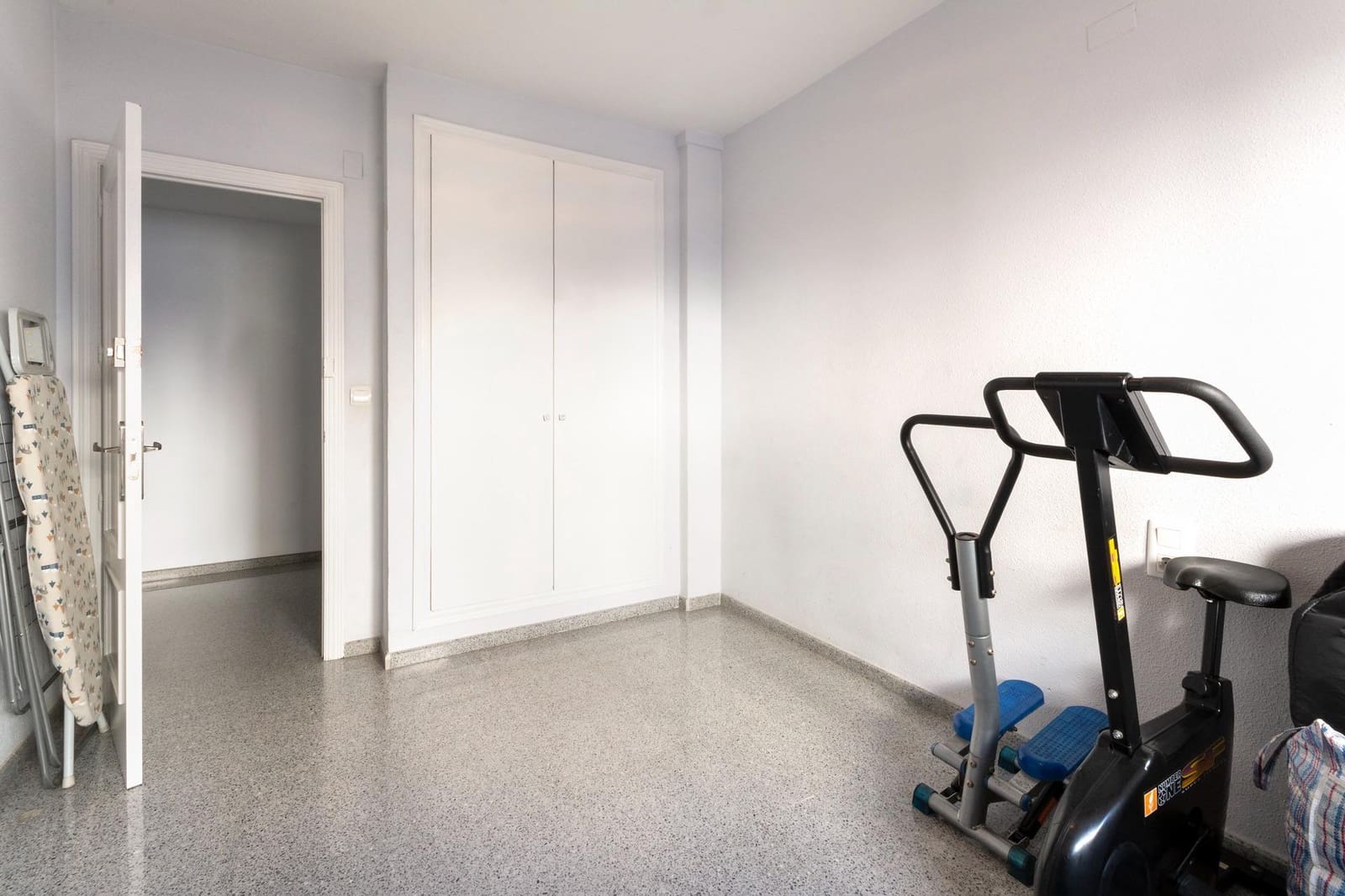 4 bedroom Flat for sale in Gandia with garage - € 198,000 (Ref: 9494695)