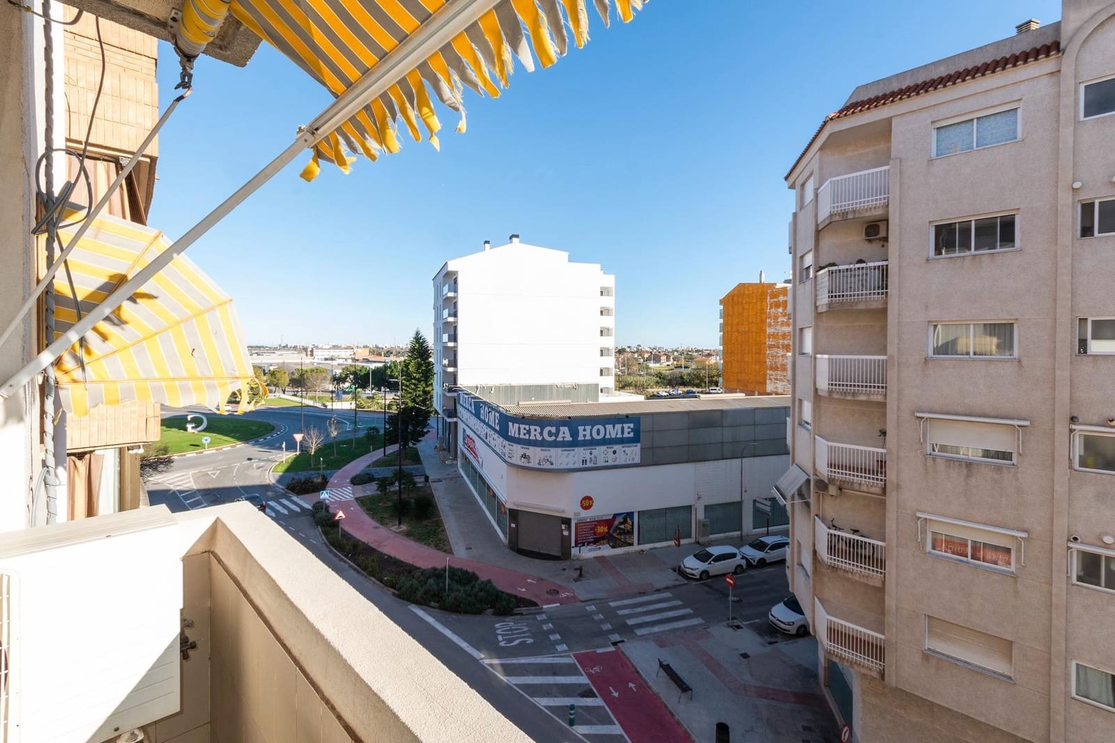 4 bedroom Flat for sale in Gandia with garage - € 198,000 (Ref: 9494695)