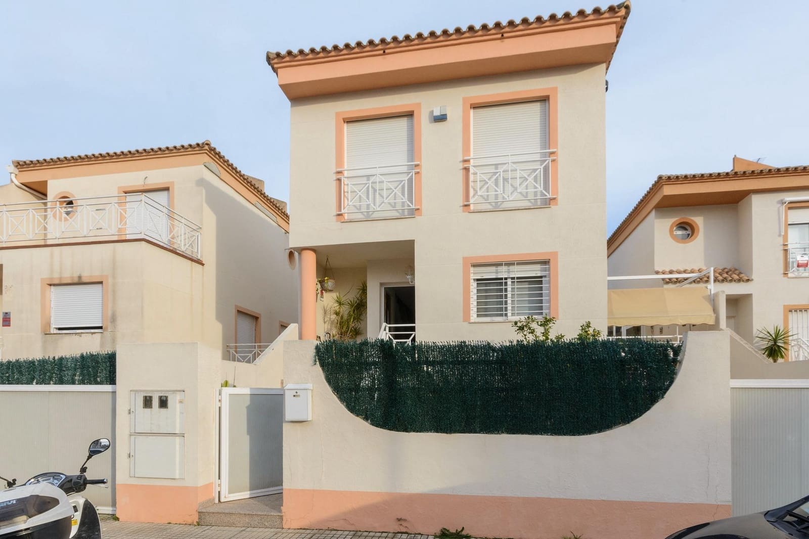 4 bedroom Villa for sale in Gandia with pool garage - € 421,000 (Ref: 9513512)