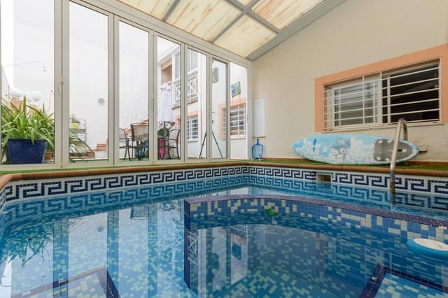 4 bedroom Villa for sale in Gandia with pool garage - € 421,000 (Ref: 9513512)