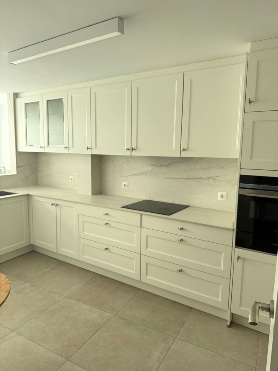 4 bedroom Flat for rent in Oliva with garage - € 900 (Ref: 9527816)