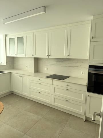 4 bedroom Flat for rent in Oliva with garage - € 900 (Ref: 9527816)