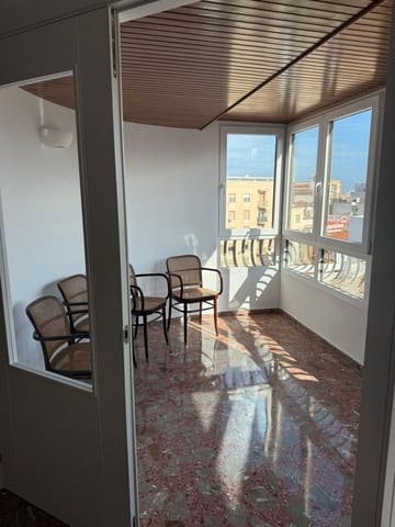 4 soverom Leilighet til leie i Oliva med garasje - € 900 (Ref: 9527816)