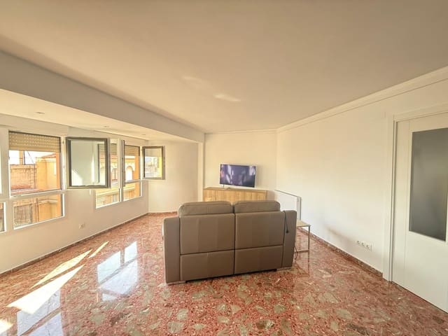 4 quarto Apartamento para arrendar em Oliva Pueblo, Oliva com garagem - 850 € (Ref: 9527816)