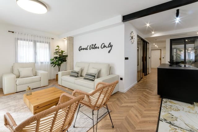 Piso de 2 habitaciones en Gandia en alquiler - 900 € (Ref: 9533853)