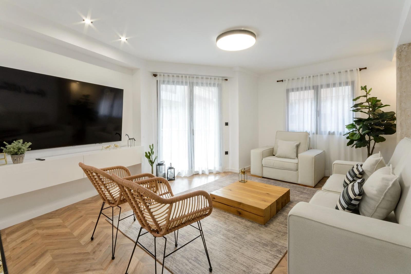 Piso de 2 habitaciones en Gandia en alquiler - 900 € (Ref: 9533853)