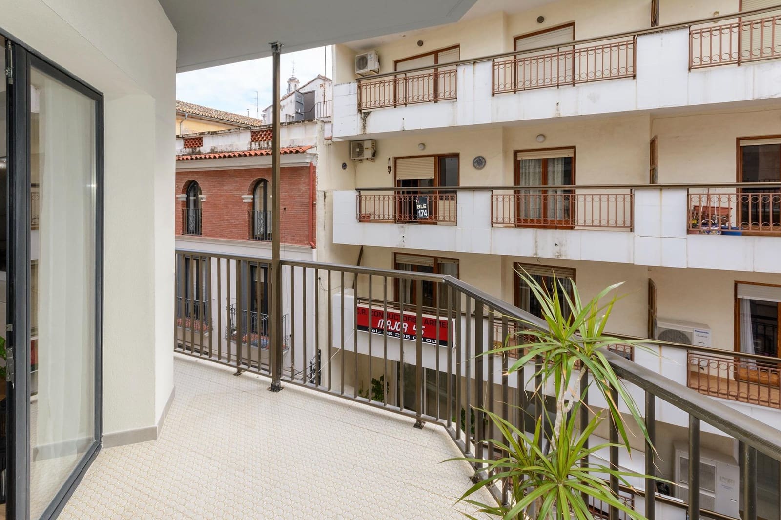 Piso de 2 habitaciones en Gandia en alquiler - 900 € (Ref: 9533853)
