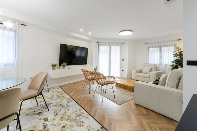 Piso de 2 habitaciones en Gandia en alquiler - 900 € (Ref: 9533853)