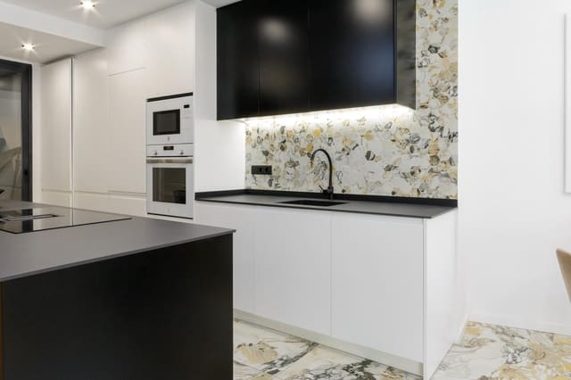 Piso de 2 habitaciones en Gandia en alquiler - 900 € (Ref: 9533853)