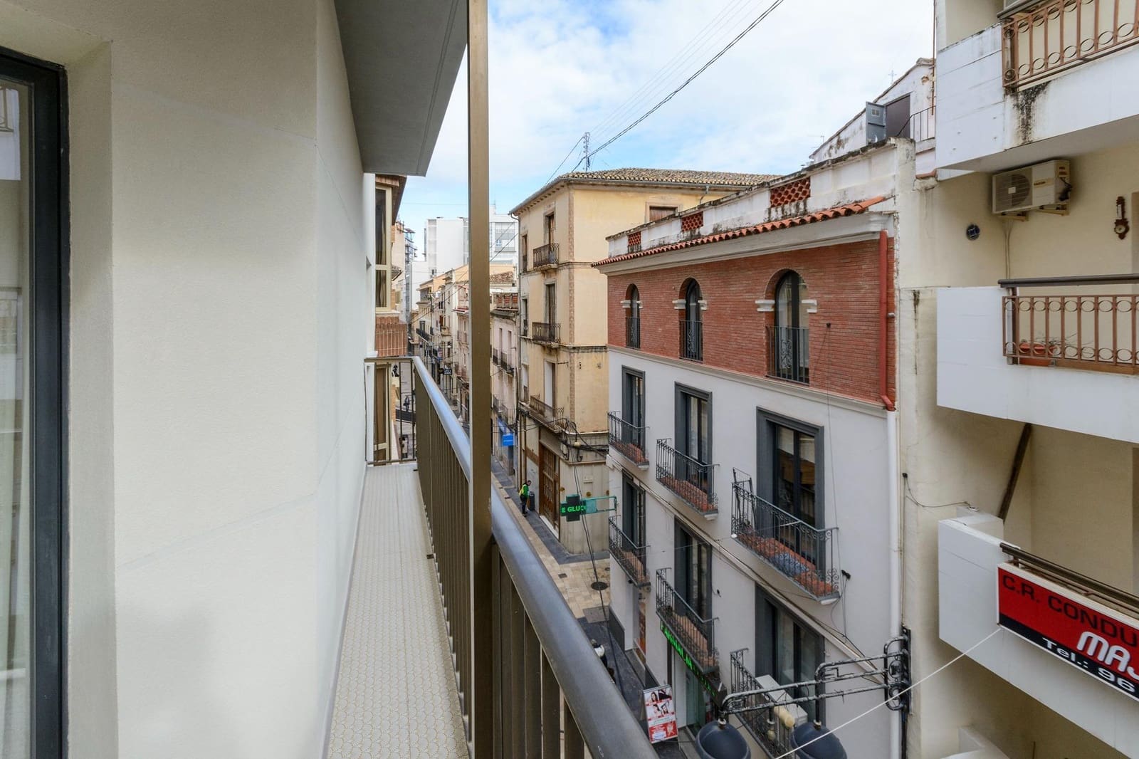 Piso de 2 habitaciones en Gandia en alquiler - 900 € (Ref: 9533853)