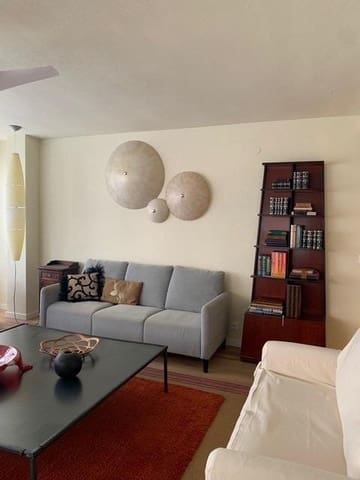 3 slaapkamer Flat te huur in Gandia - € 900 (Ref: 9551802)