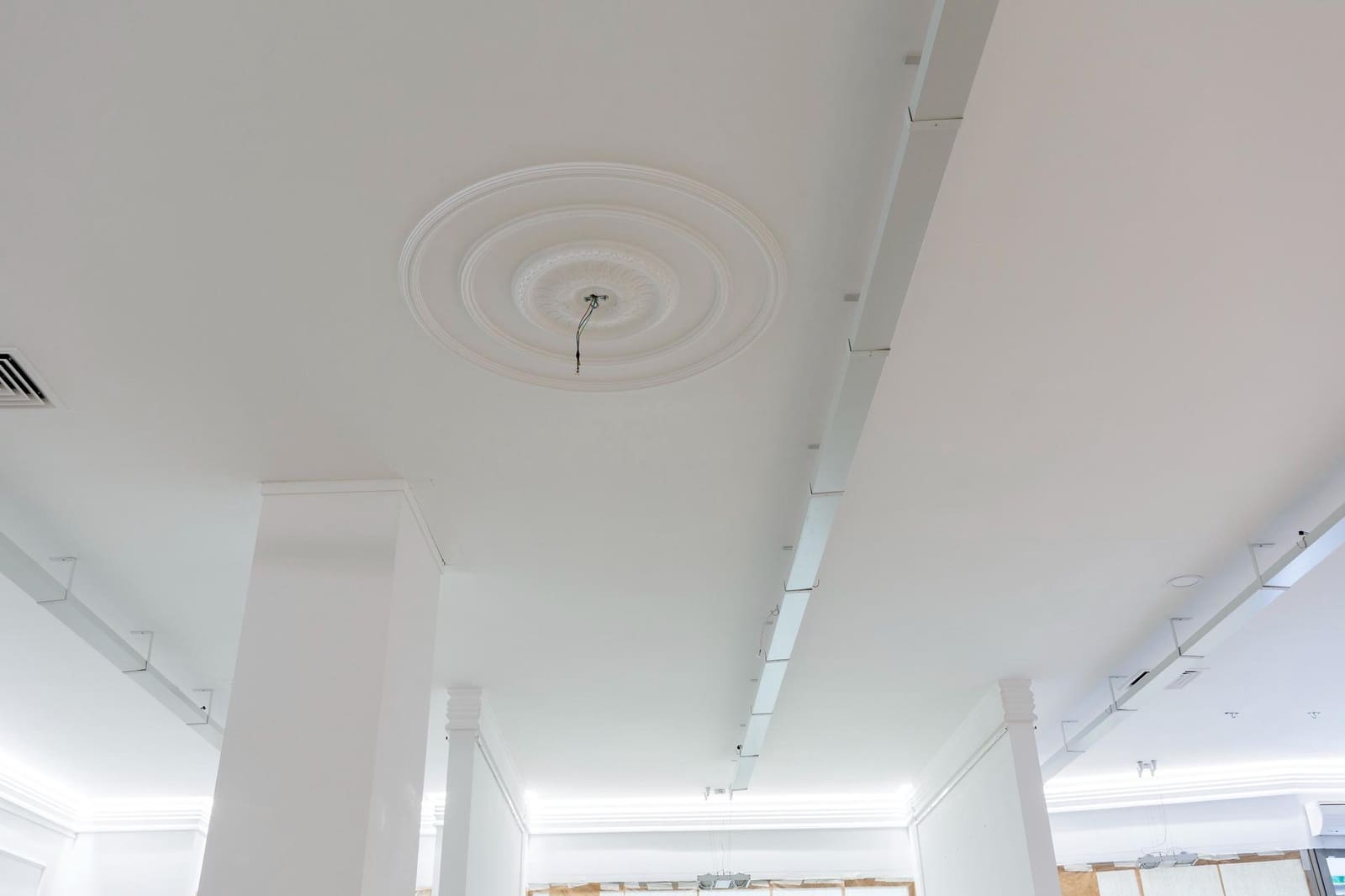 Kaupallinen myytävänä paikassa Oliva - 280 000 € (Ref: 9555993)