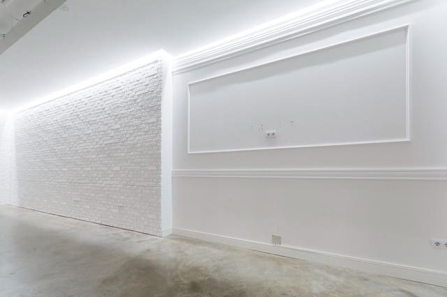 Kaupallinen myytävänä paikassa Oliva - 280 000 € (Ref: 9555993)