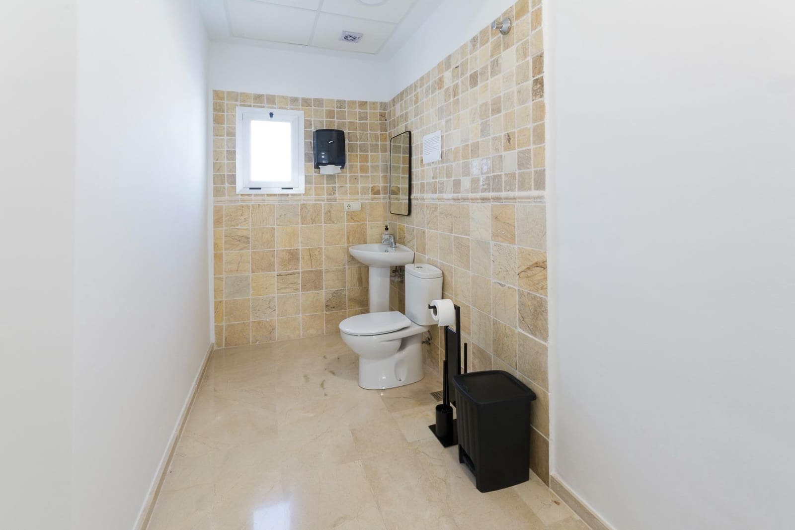 6 sovrum Kontor att hyra i Gandia - 3 700 € (Ref: 9565362)