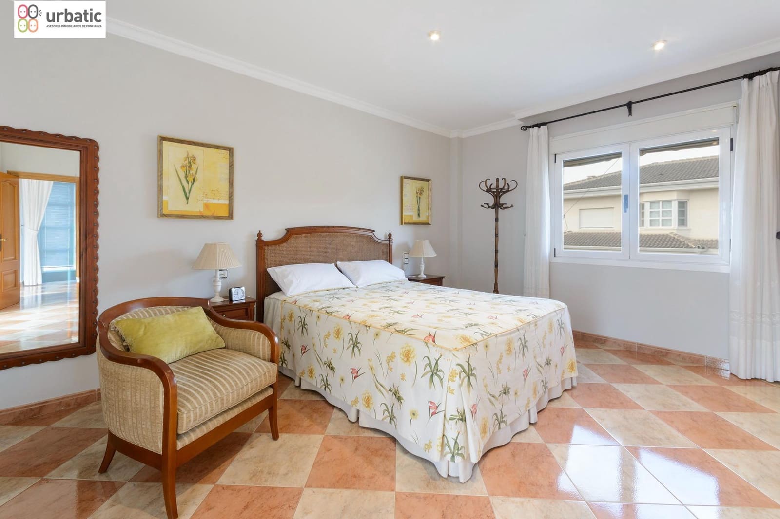 4 Zimmer Villa zu verkaufen in Gandia mit Garage - 490.000 € (Ref: 9574738)