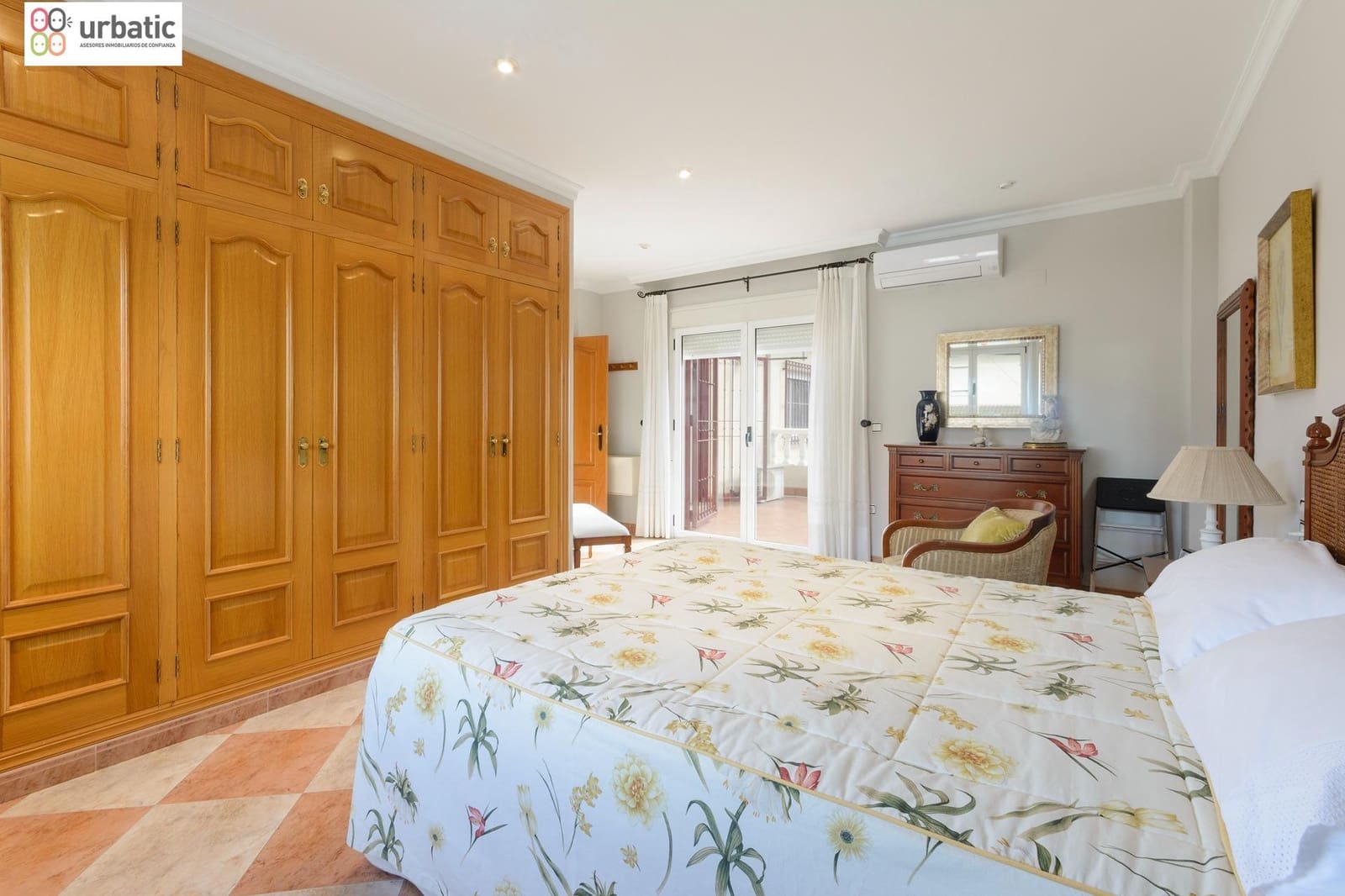 4 Zimmer Villa zu verkaufen in Gandia mit Garage - 490.000 € (Ref: 9574738)