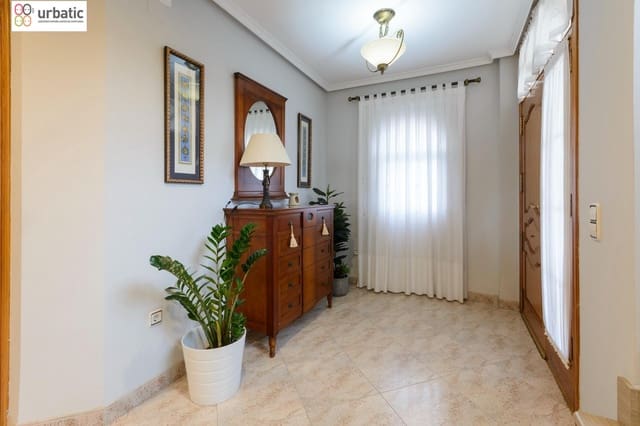 4 Zimmer Villa zu verkaufen in Gandia mit Garage - 490.000 € (Ref: 9574738)