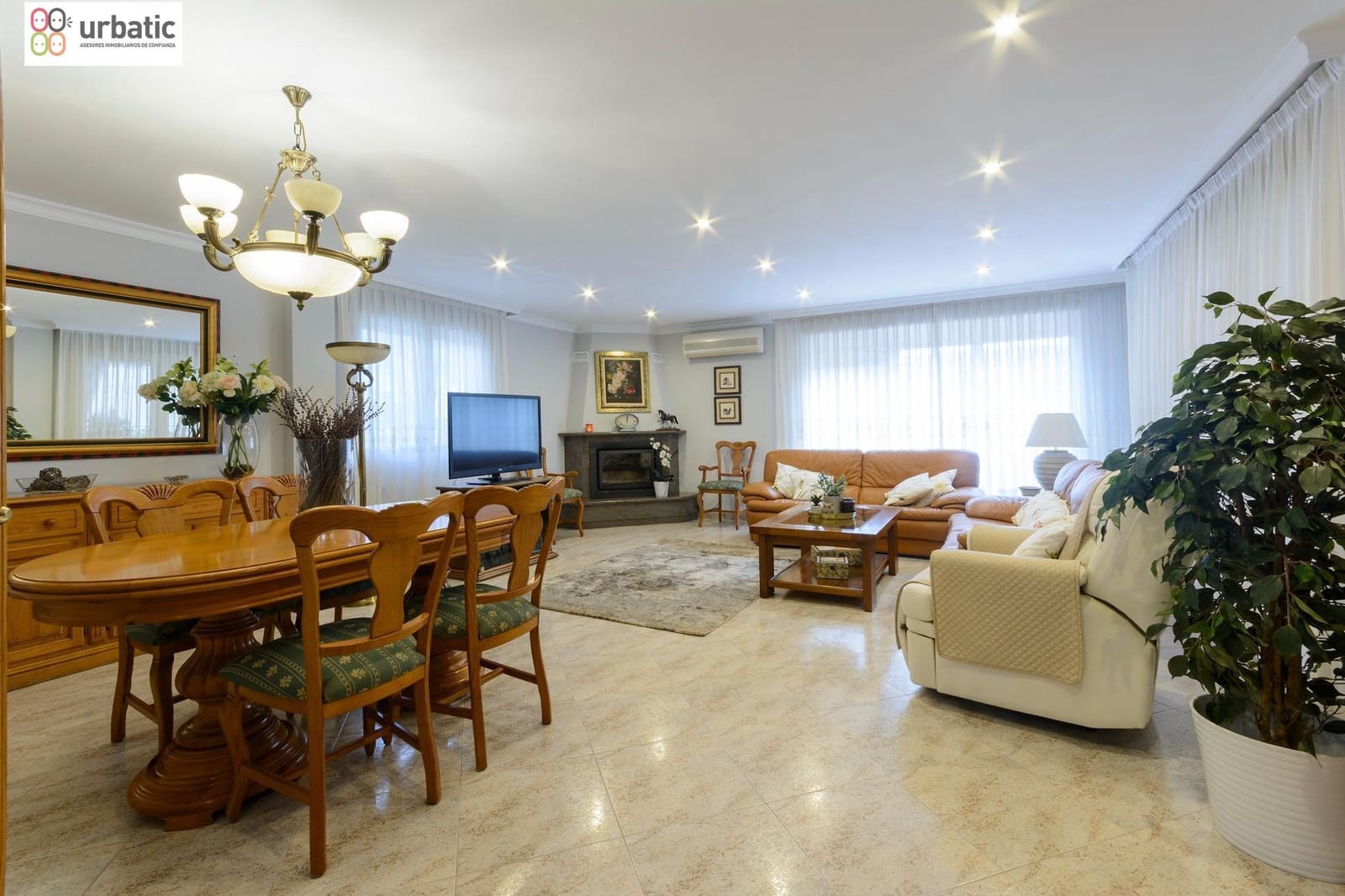 4 Zimmer Villa zu verkaufen in Gandia mit Garage - 490.000 € (Ref: 9574738)