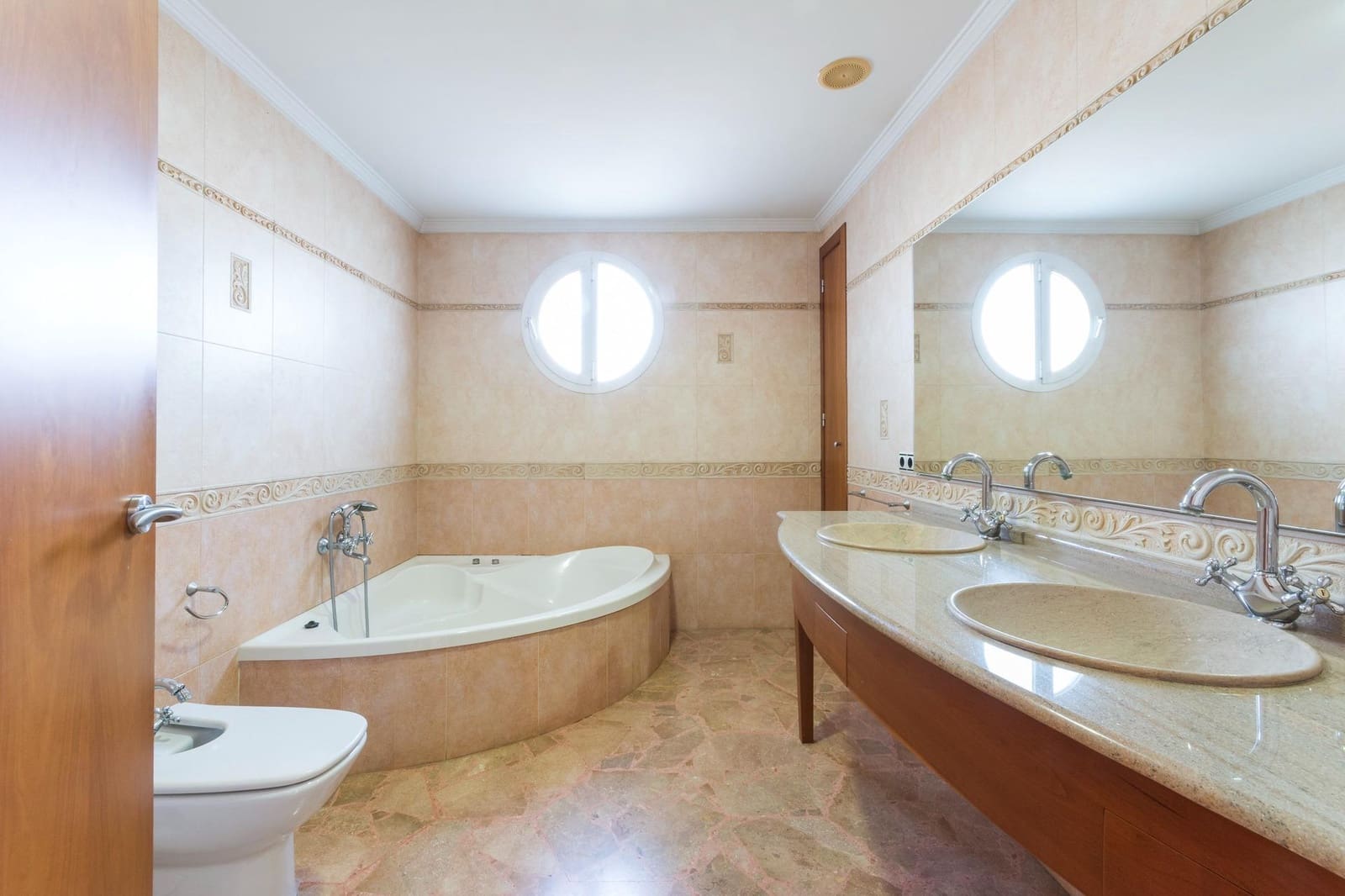 4 slaapkamer Villa te koop in Bellreguard met garage - € 350.000 (Ref: 9619430)