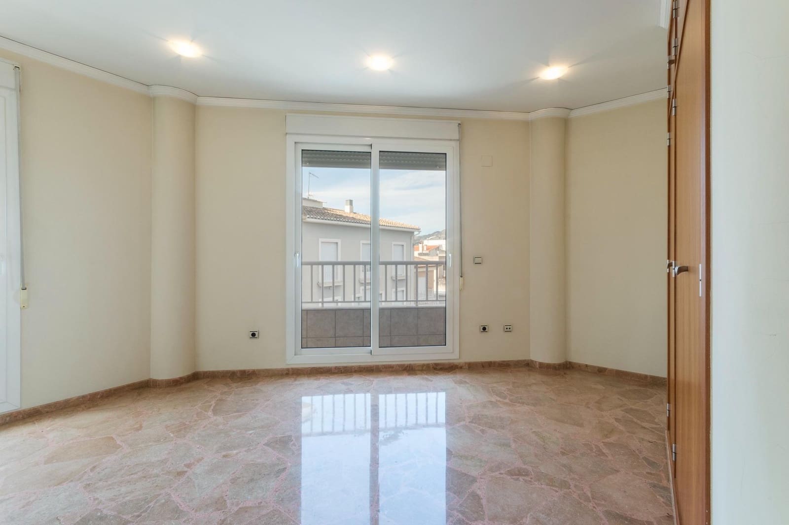 4 slaapkamer Villa te koop in Bellreguard met garage - € 350.000 (Ref: 9619430)