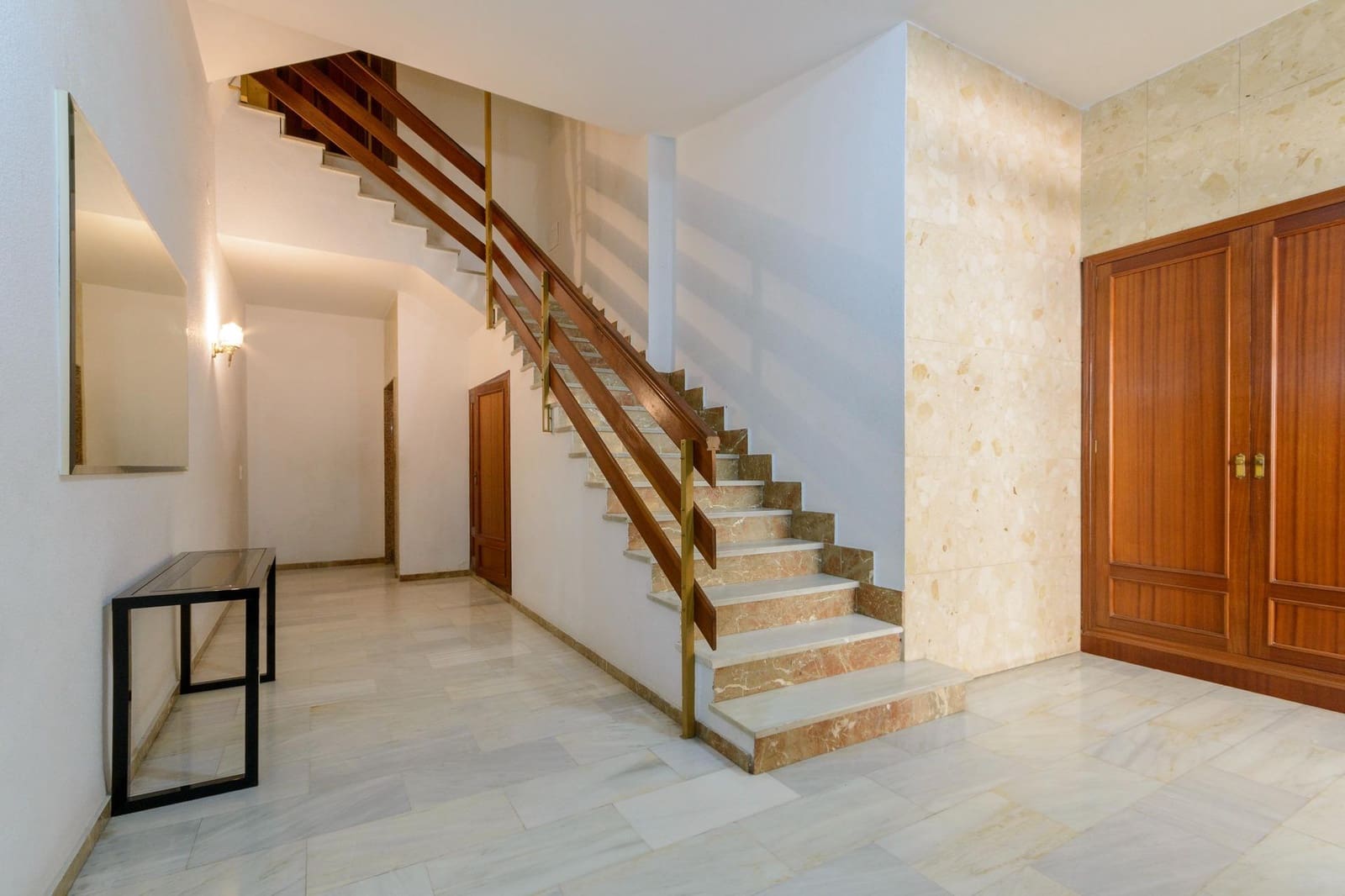 4 bedroom Flat for sale in Gandia with garage - € 285,000 (Ref: 9627714)