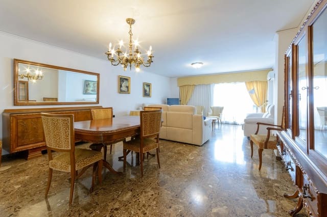 4 bedroom Flat for sale in Gandia with garage - € 285,000 (Ref: 9627714)