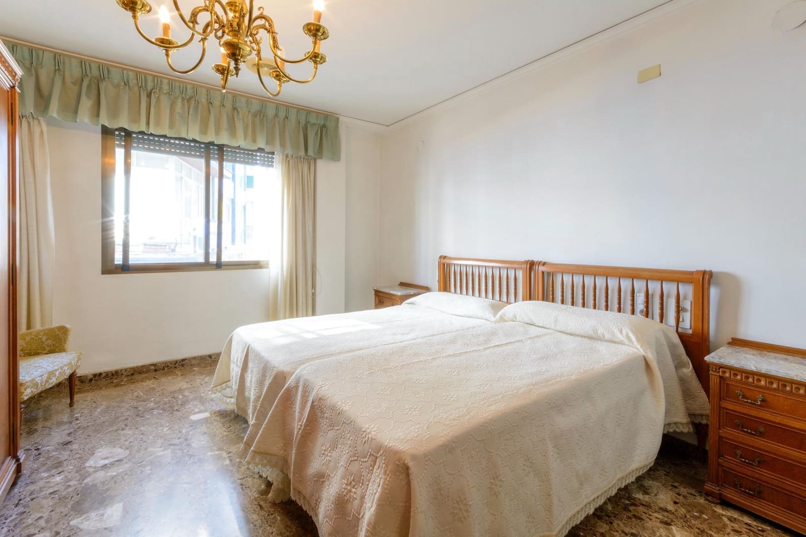 4 bedroom Flat for sale in Gandia with garage - € 285,000 (Ref: 9627714)