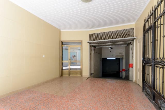 4 bedroom Flat for sale in Gandia with garage - € 285,000 (Ref: 9627714)