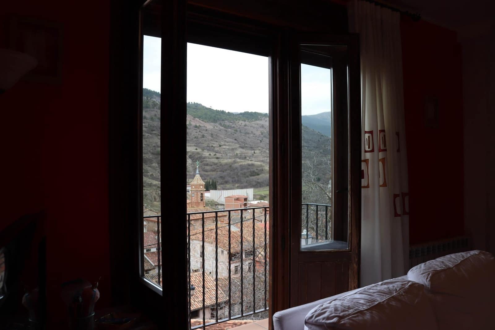 2 slaapkamer Flat te koop in Camarena de la Sierra met garage - € 89.900 (Ref: 9656209)