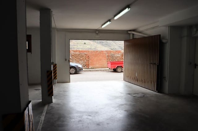 2 soveværelse Lejlighed til salg i Camarena de la Sierra med garage - € 89.900 (Ref: 9656209)