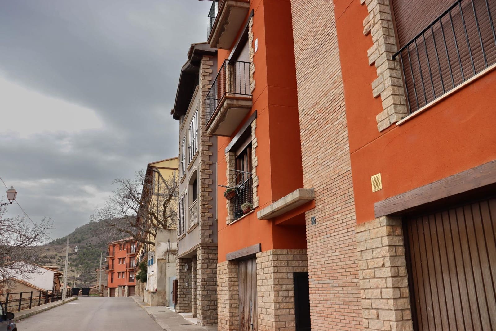 2 bedroom Flat for sale in Camarena de la Sierra with garage - € 89,900 (Ref: 9656209)