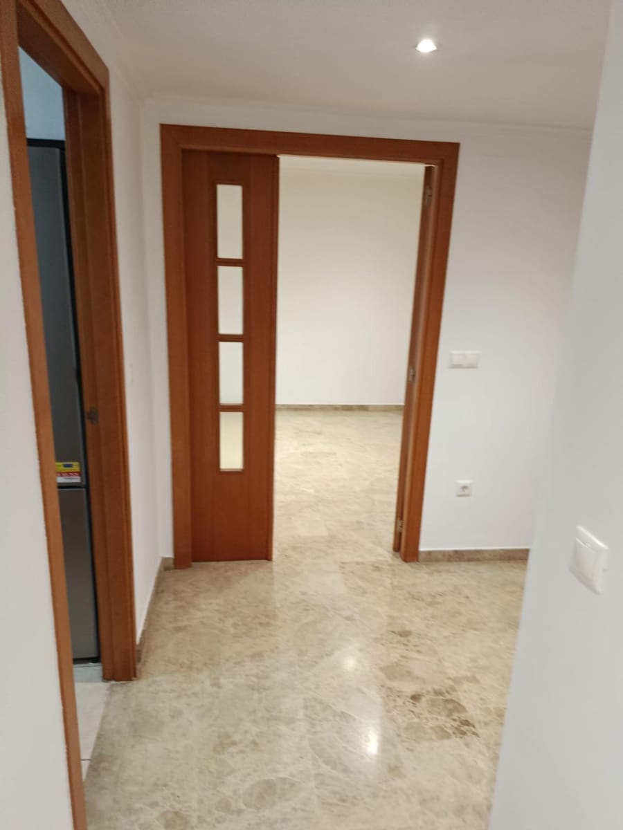 3 bedroom Flat for rent in Gandia - € 750 (Ref: 9659557)