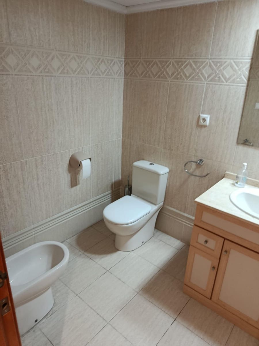 3 bedroom Flat for rent in Gandia - € 750 (Ref: 9659557)