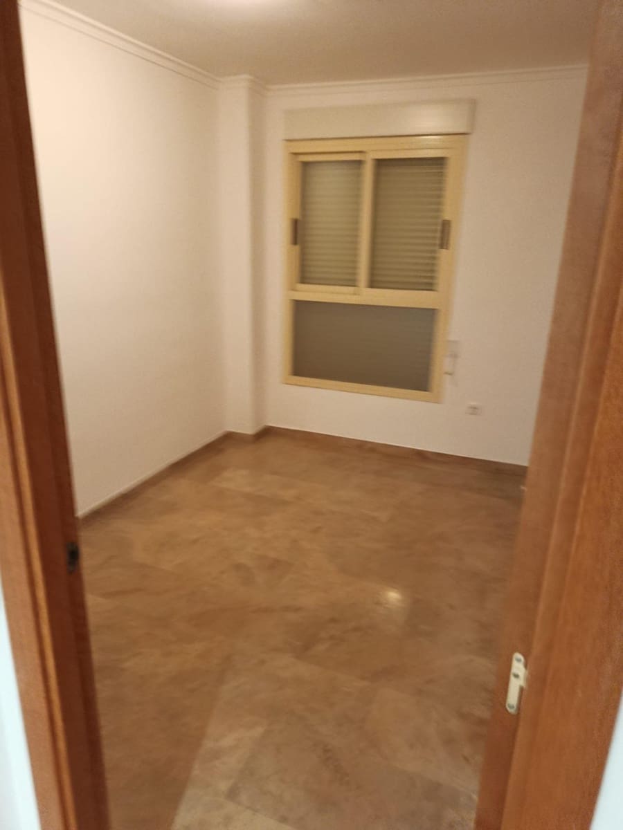 3 bedroom Flat for rent in Gandia - € 750 (Ref: 9659557)