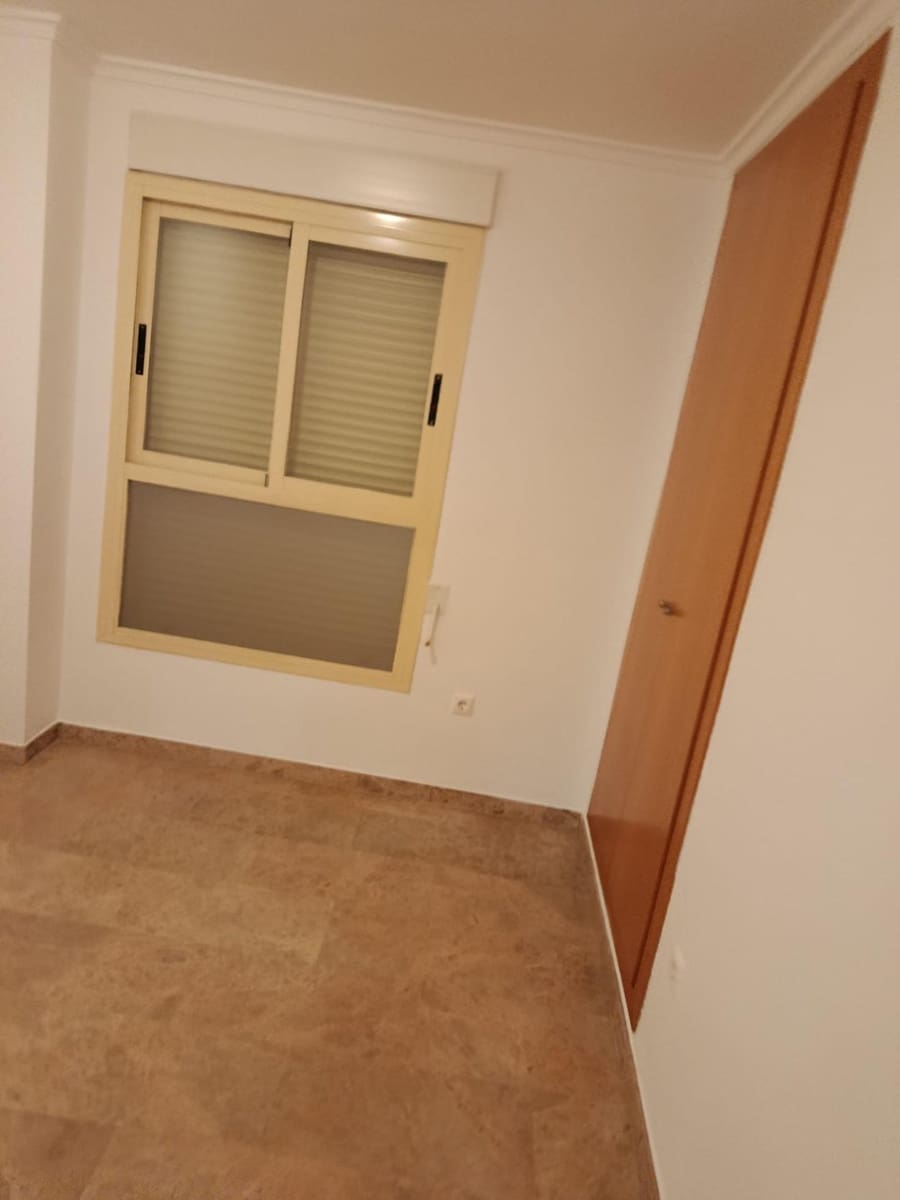 3 bedroom Flat for rent in Gandia - € 750 (Ref: 9659557)