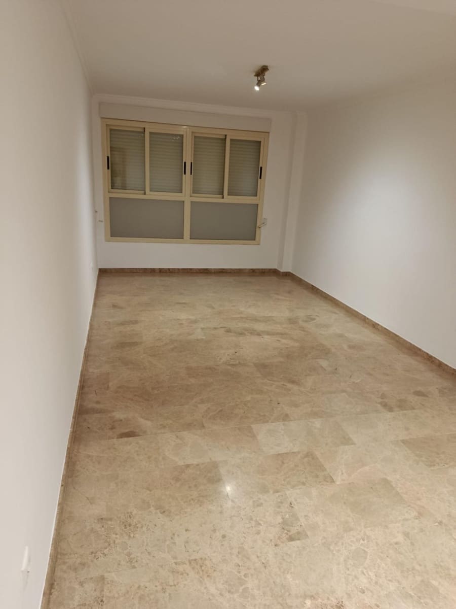 3 bedroom Flat for rent in Gandia - € 750 (Ref: 9659557)
