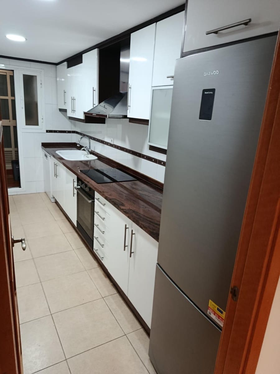 3 bedroom Flat for rent in Gandia - € 750 (Ref: 9659557)