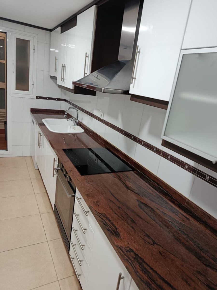 3 bedroom Flat for rent in Gandia - € 750 (Ref: 9659557)