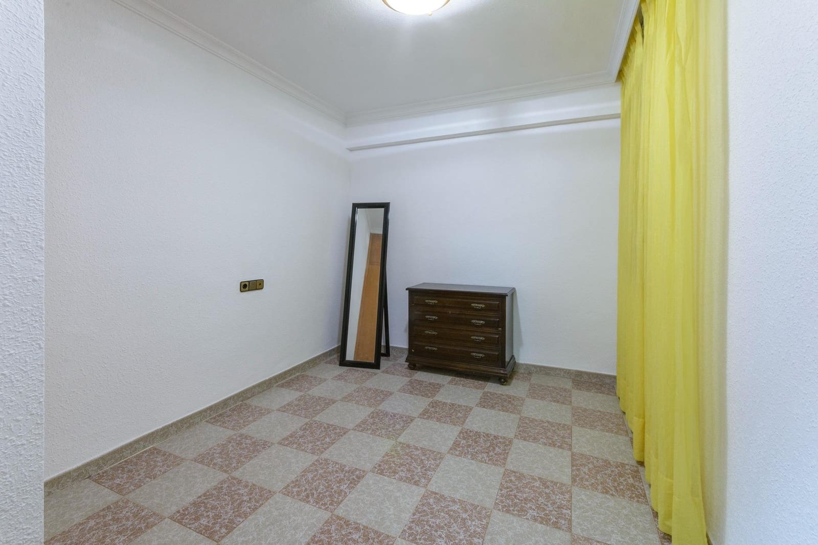3 quarto Apartamento para arrendar em Miramar com garagem - 900 € (Ref: 9677589)