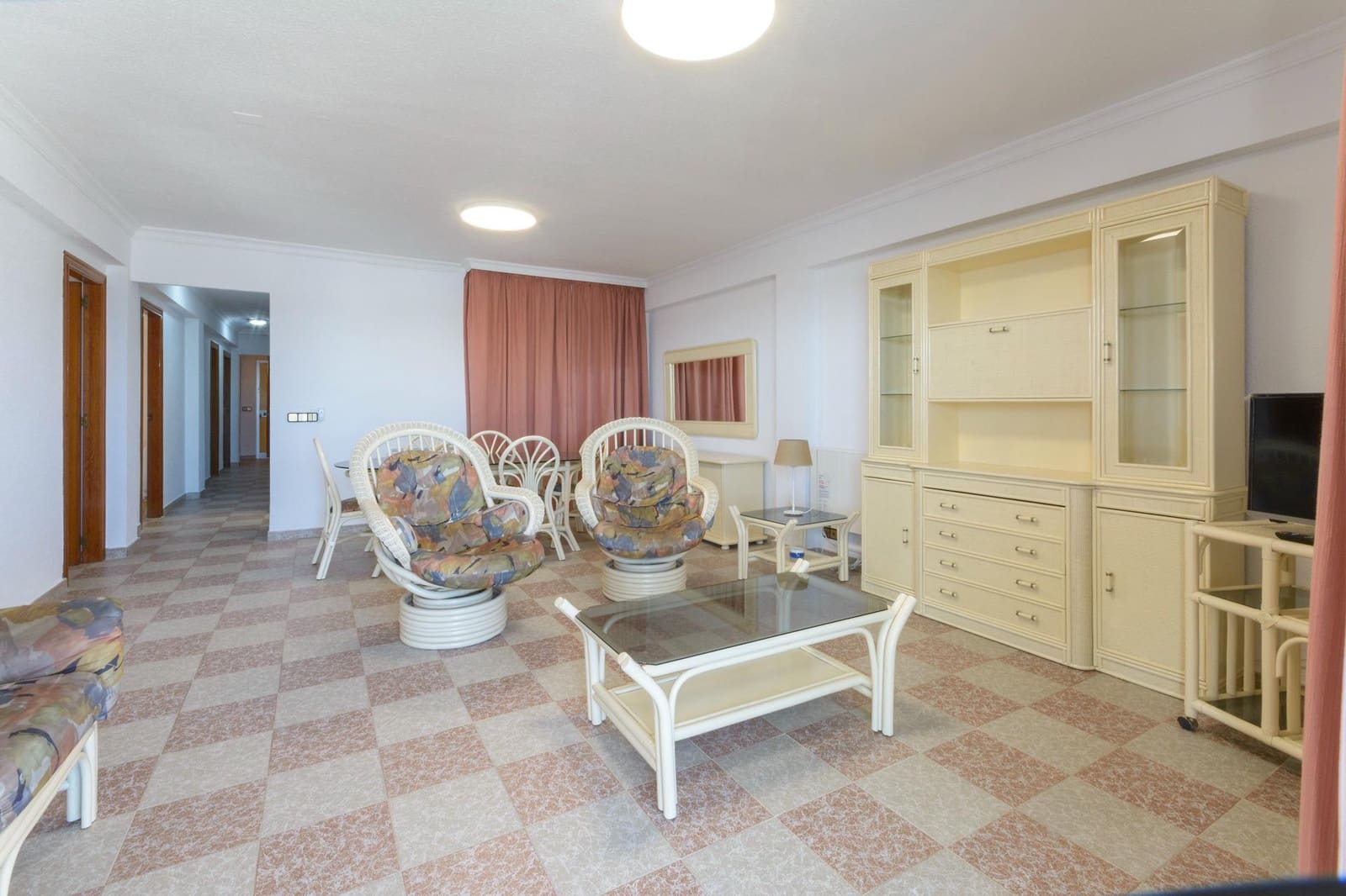 3 quarto Apartamento para arrendar em Miramar com garagem - 900 € (Ref: 9677589)