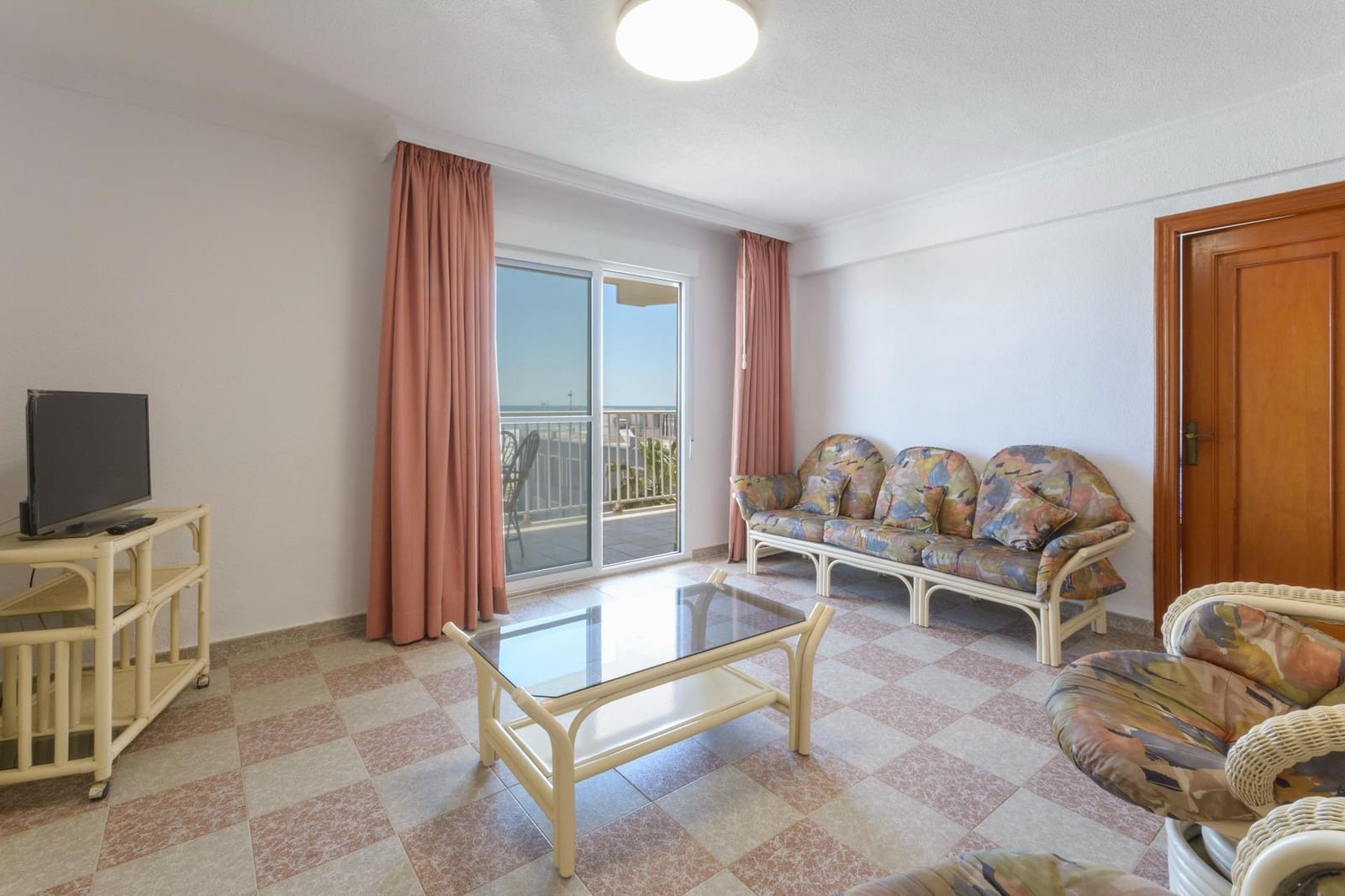 3 quarto Apartamento para arrendar em Miramar com garagem - 900 € (Ref: 9677589)