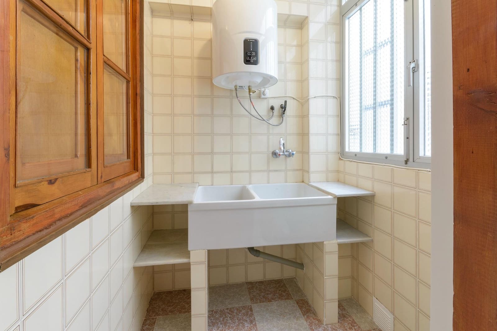 3 quarto Apartamento para arrendar em Miramar com garagem - 900 € (Ref: 9677589)