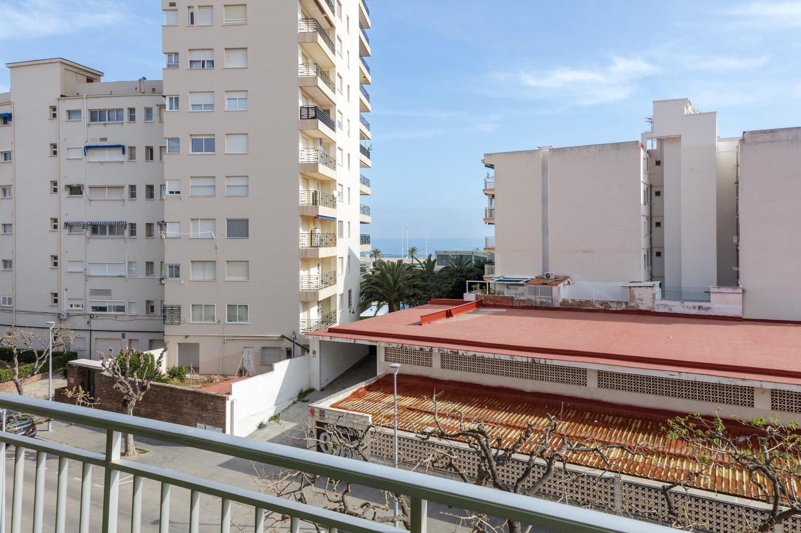 3 bedroom Apartment for sale in Gandia with garage - € 283,000 (Ref: 9679961)