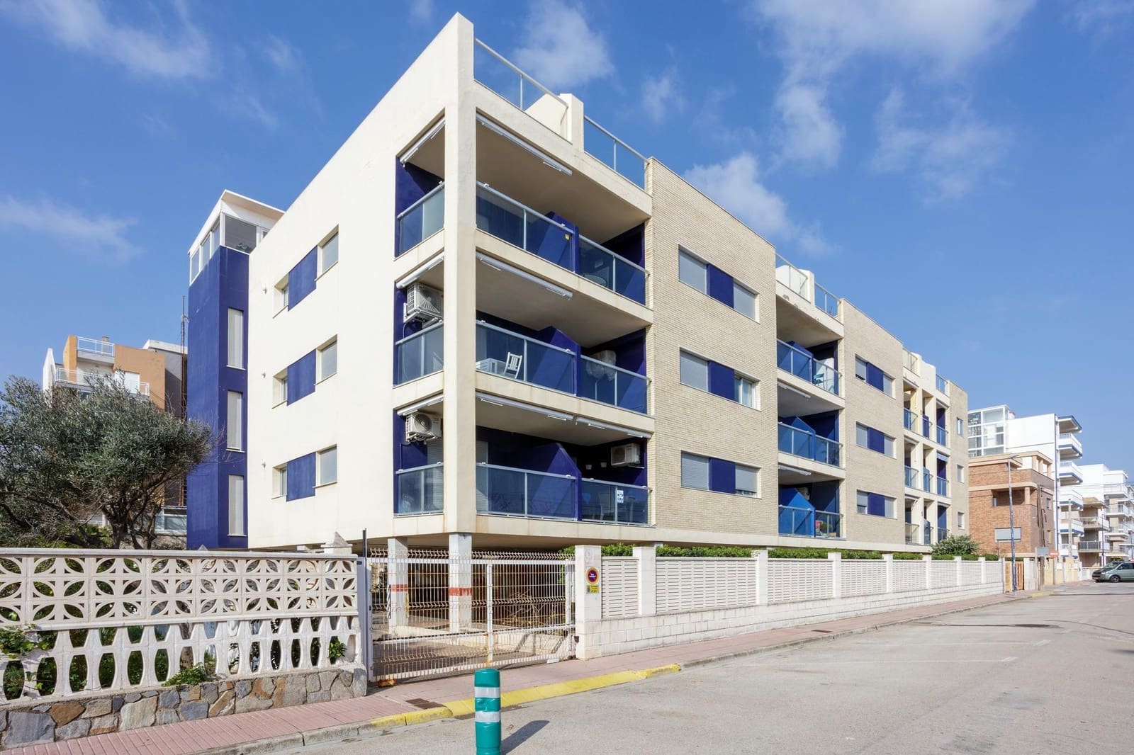 2 bedroom Penthouse for sale in Piles with pool garage - € 265,000 (Ref: 9738938)