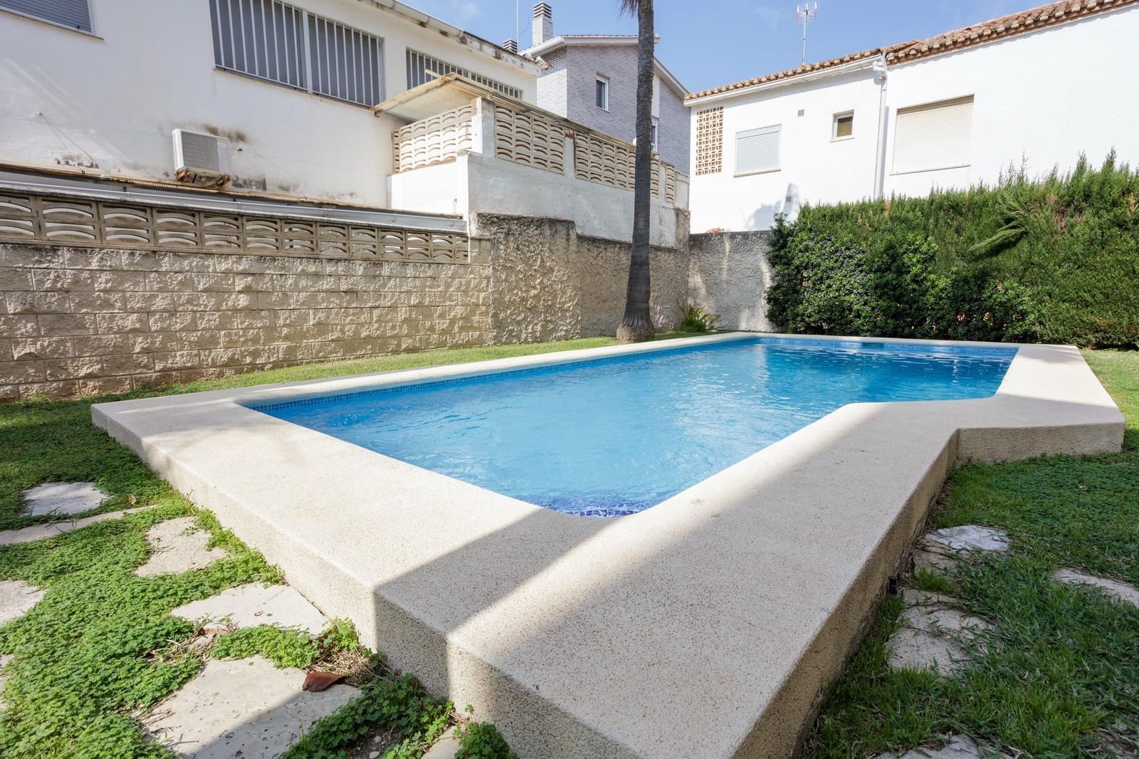 2 bedroom Penthouse for sale in Piles with pool garage - € 265,000 (Ref: 9738938)