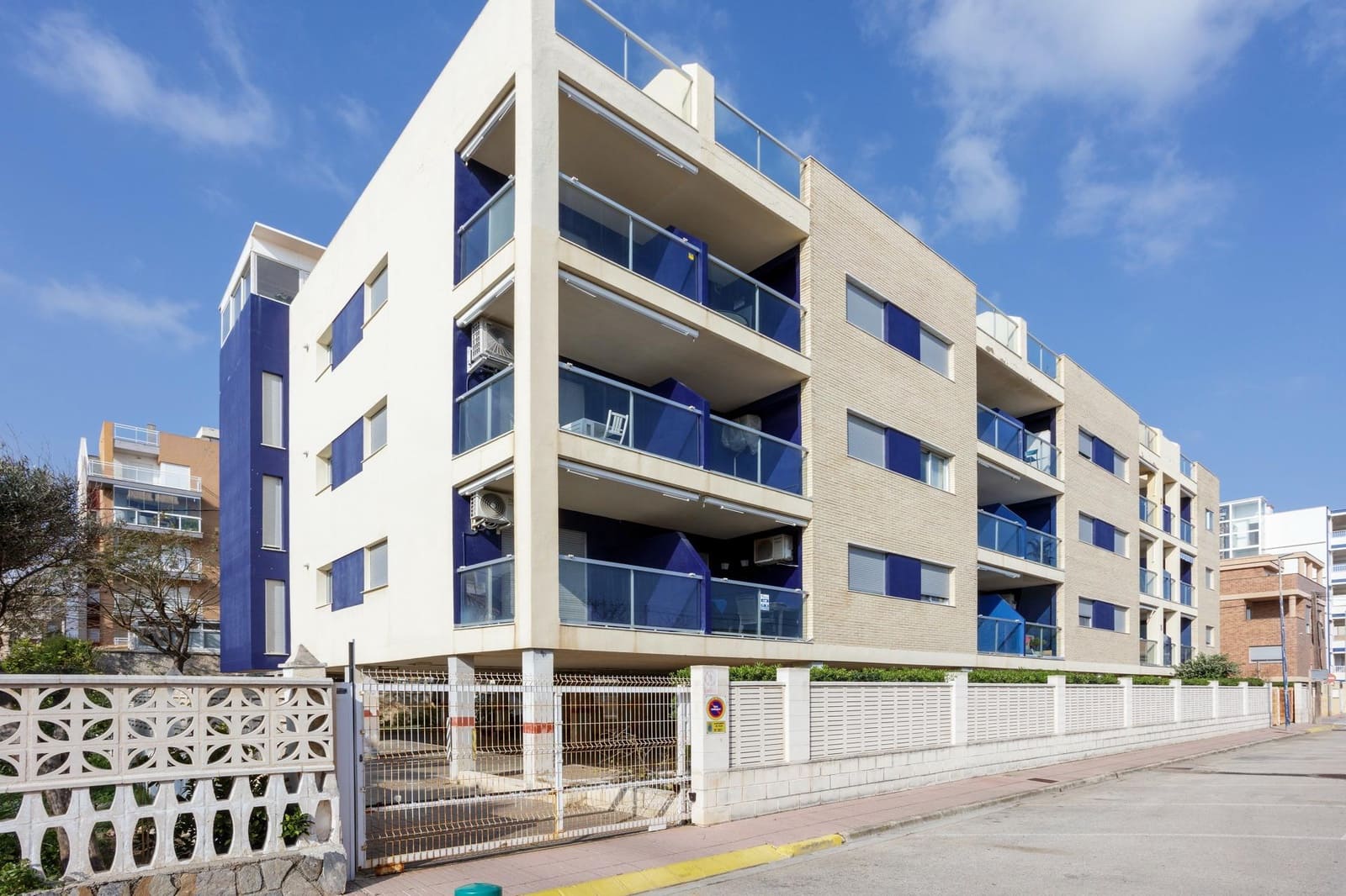 2 bedroom Penthouse for sale in Piles with pool garage - € 265,000 (Ref: 9738938)
